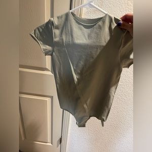 SKIMS ESSENTIAL BODYSUIT IN LIGHT SAGE SIZE XS